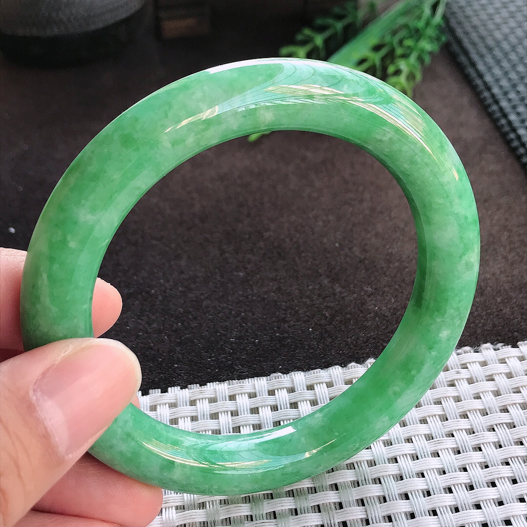 天然A货翡翠58.8/10.6/10.8老坑精美满绿阳绿圆条手镯玉手镯