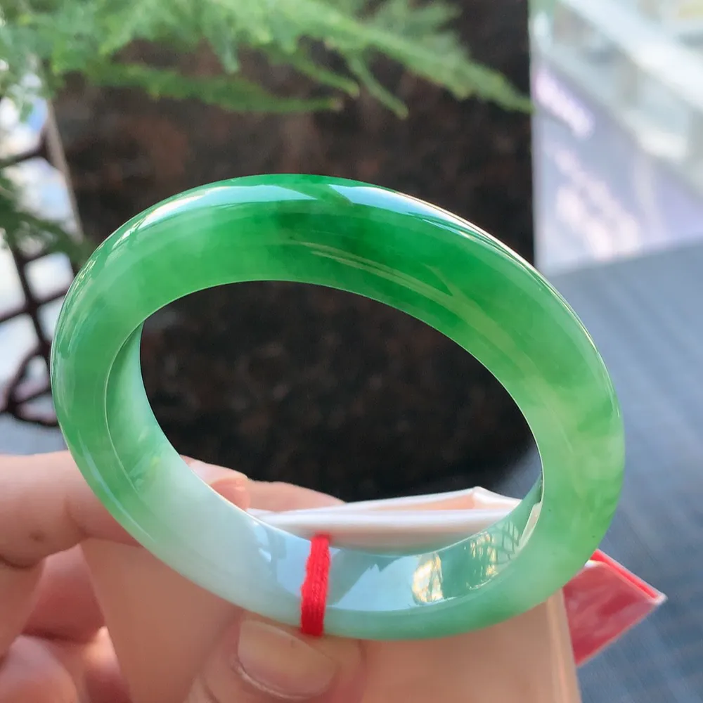 正圈冰辣绿 无瑕 尺寸:53.7/12.2/9 种色兼备