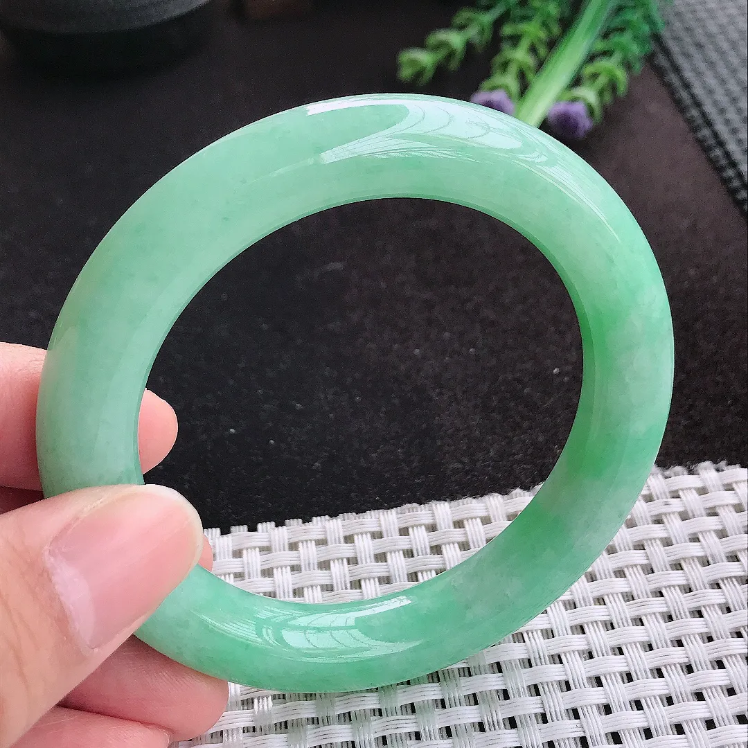 天然A货翡翠55.5/11.1/10.8老坑精美满绿圆条手镯玉手镯