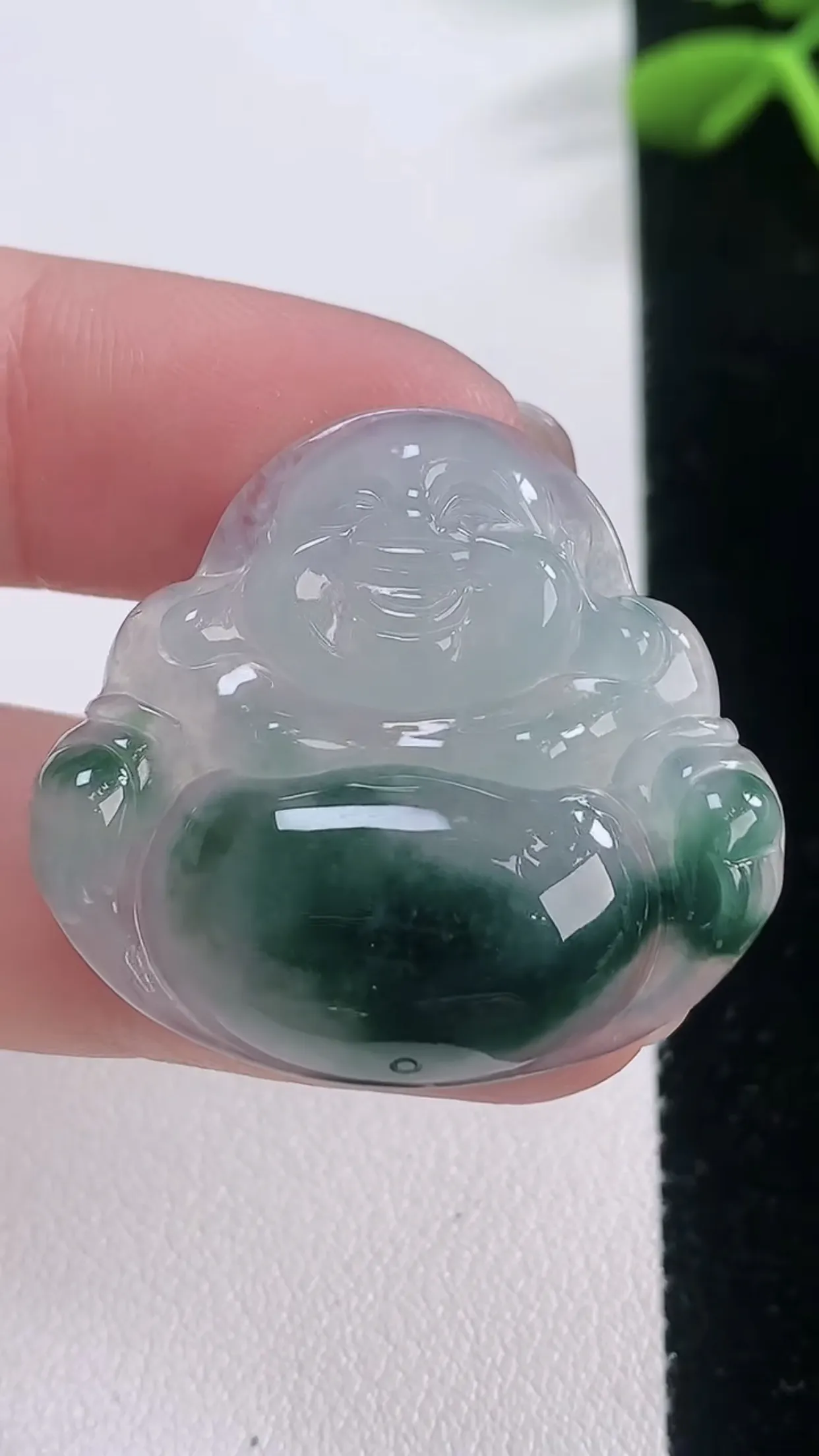 缅甸天然翡翠a货 老坑料起胶冰种 飘花笑口常开 佛公吊坠，尺寸29.6-32.2-5.1mm  y 7.13