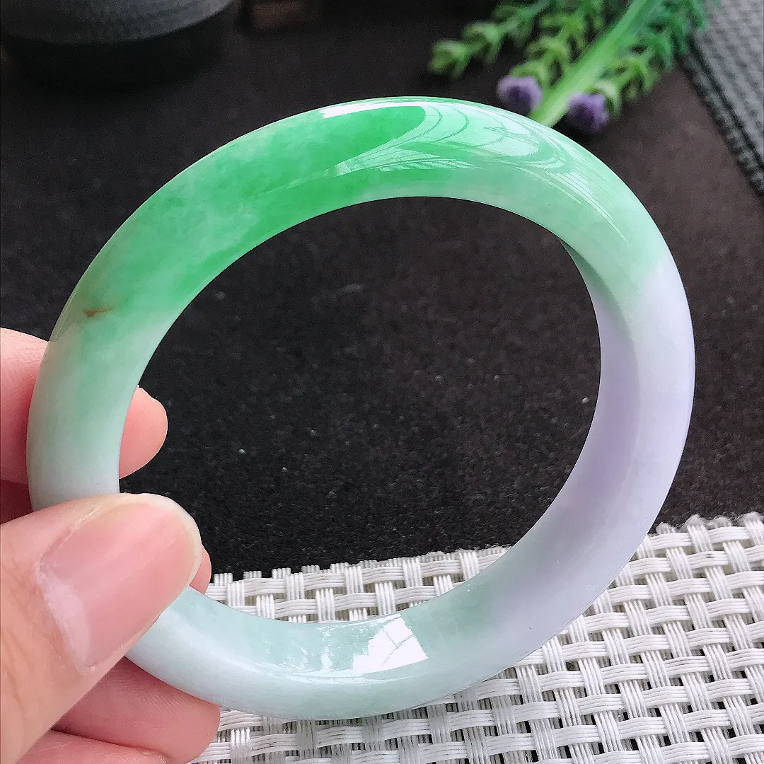 天然A货翡翠60/12.5/8.8老坑精美温润飘绿手镯宽边玉手镯