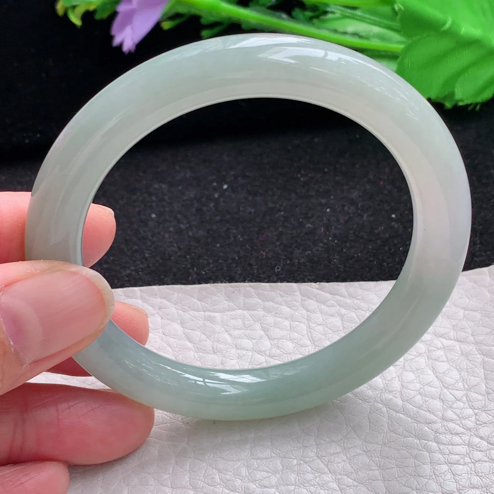 n自然光55.5*9.2叮当镯 缅甸翡翠a货玉手镯冰晴圆条美人镯