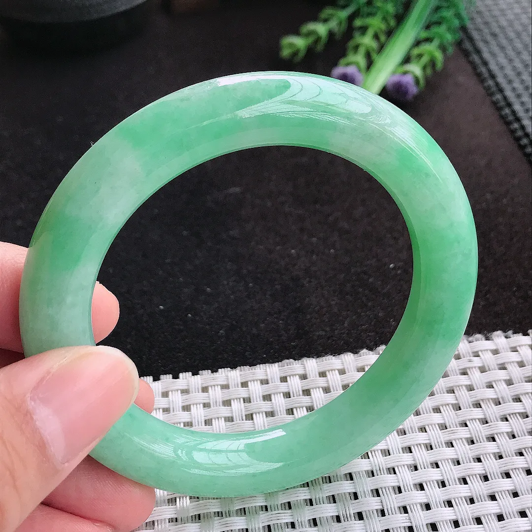 天然A货翡翠55.5/11.1/10.8老坑精美满绿圆条手镯玉手镯
