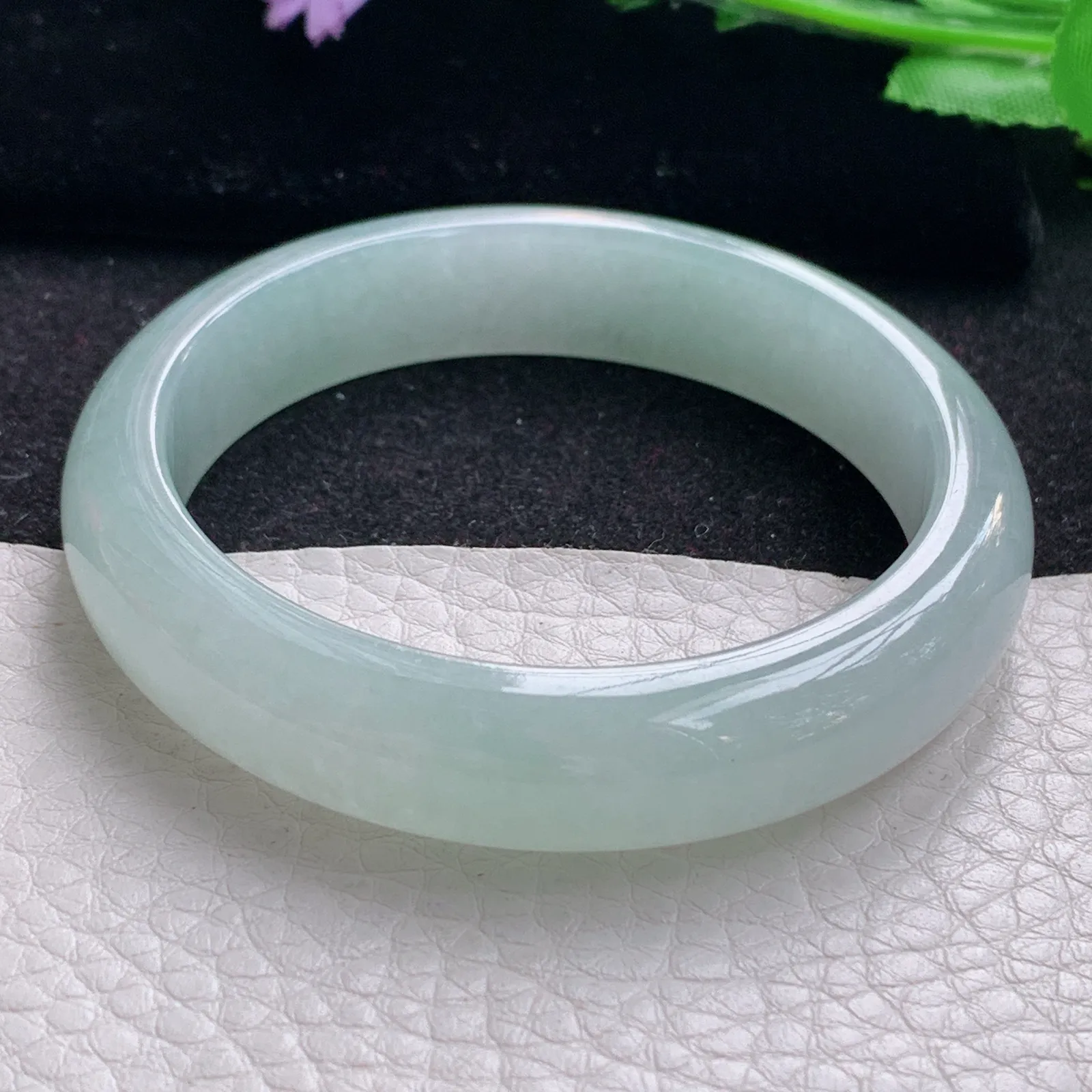 r自然光53*12.5*8平安镯 缅甸翡翠a货玉手镯冰胶浅绿宽边玉手环