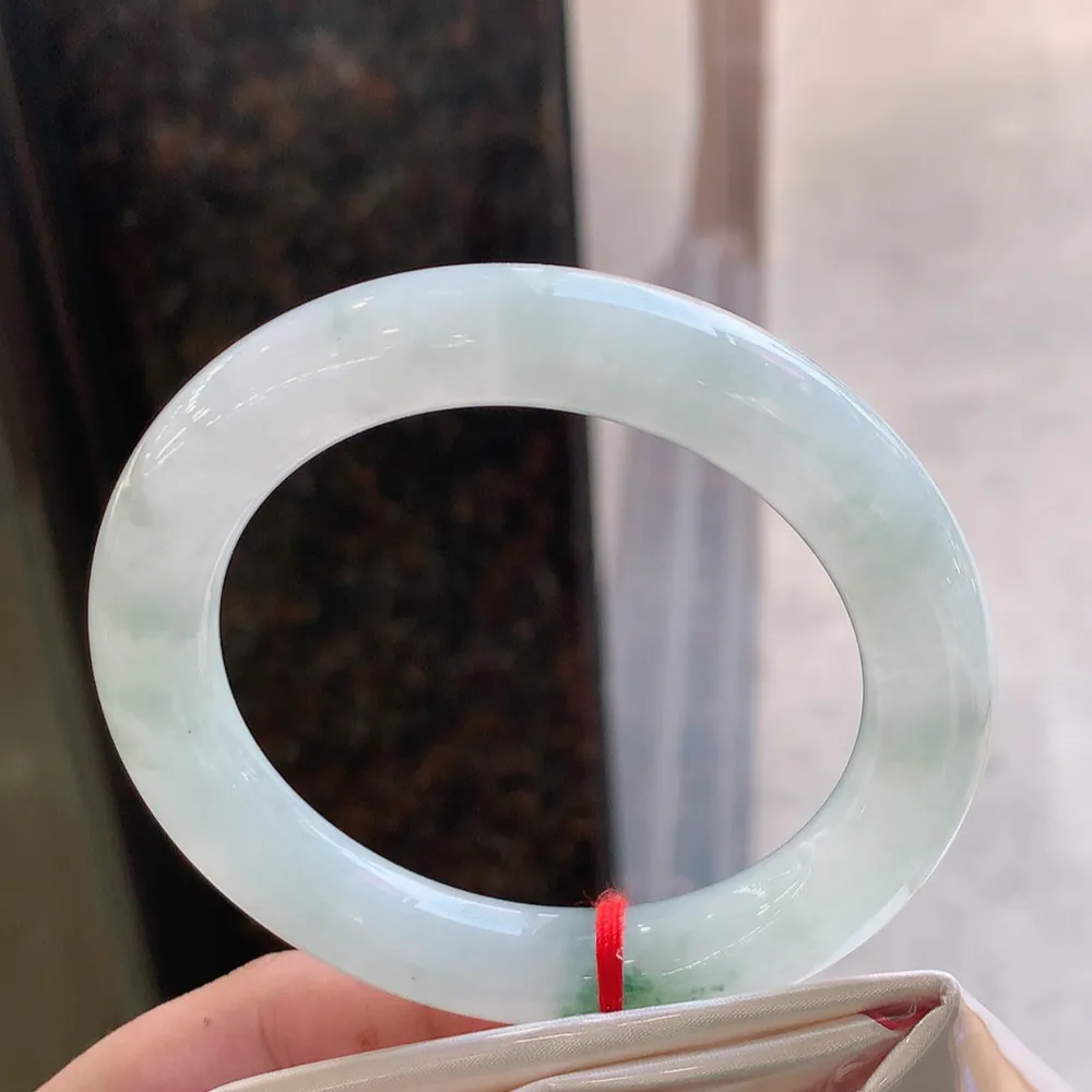 圆条高冰飘花 无瑕 尺寸:57.3/11.1 花美