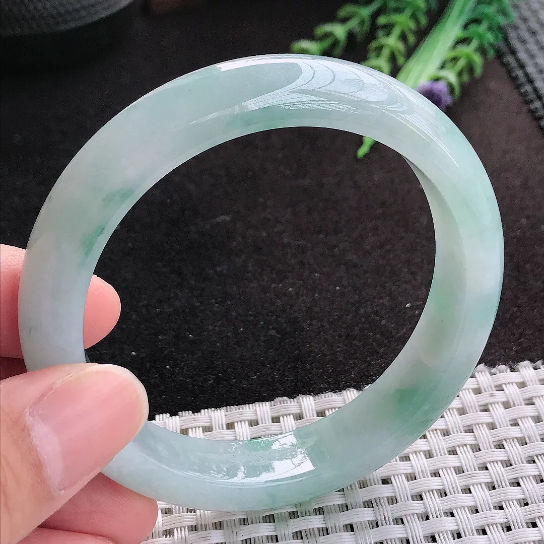 天然A货翡翠58/12.8/8.5老坑冰胶水灵飘绿手镯宽边玉手镯