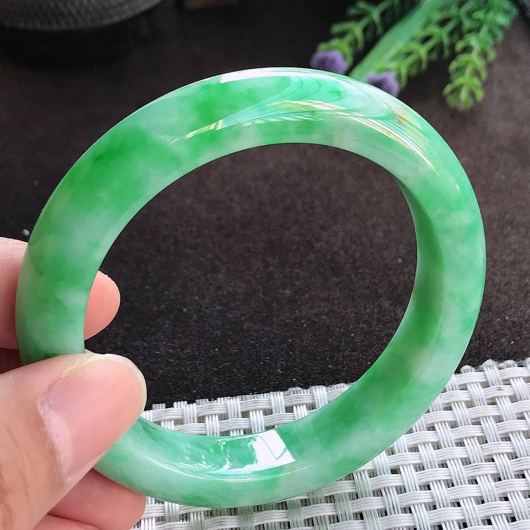 天然A货翡翠56.3/12.1/9.2老坑精美满绿阳绿手镯宽边玉手镯