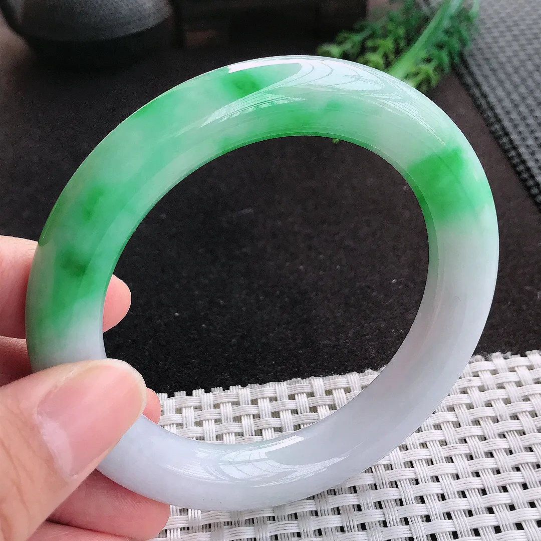 天然A货翡翠61/12.2老坑精美温润大圈口飘阳绿圆条手镯玉手镯