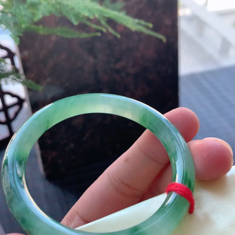 圆条冰辣绿 微细纹 尺寸:51.7/8.1 种色兼备