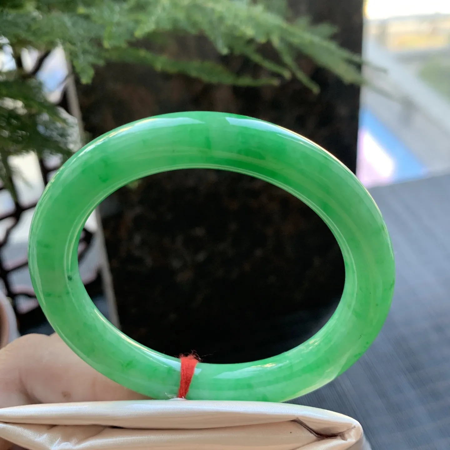 圆条满绿 微细纹 尺寸:52.1/9.2/8.8 满色