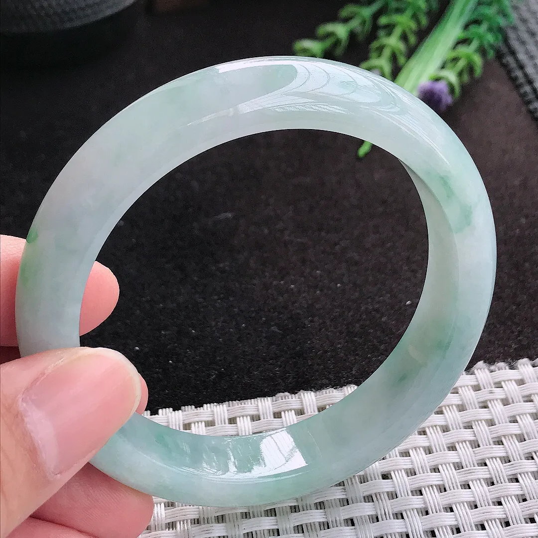 天然A货翡翠58/12.8/8.5老坑冰胶水灵飘绿手镯宽边玉手镯