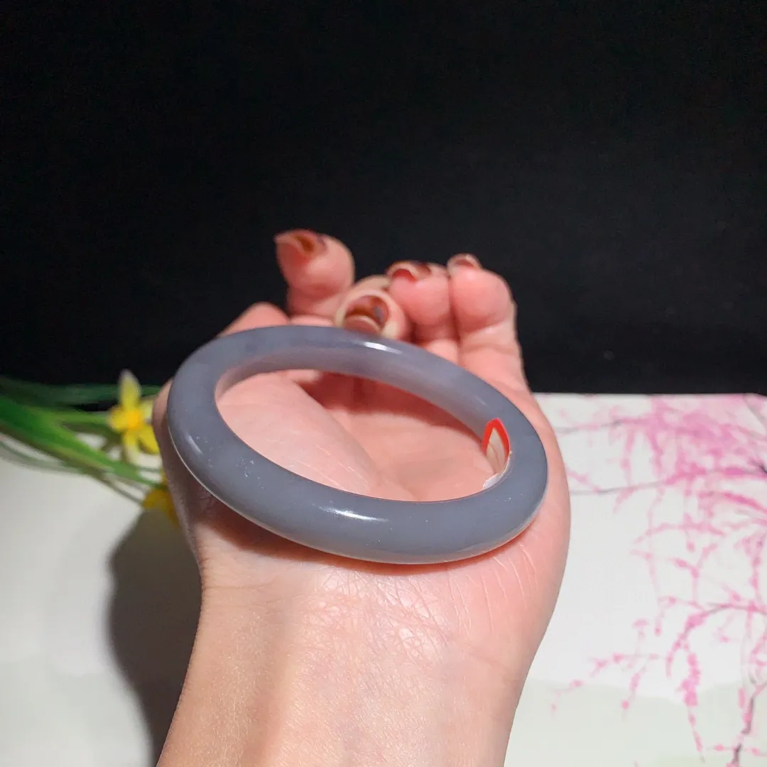 和田玉53圈口紫罗兰色手镯！玉质细腻油润 底色纯净 无裂无黑 脂粉好，品质好！