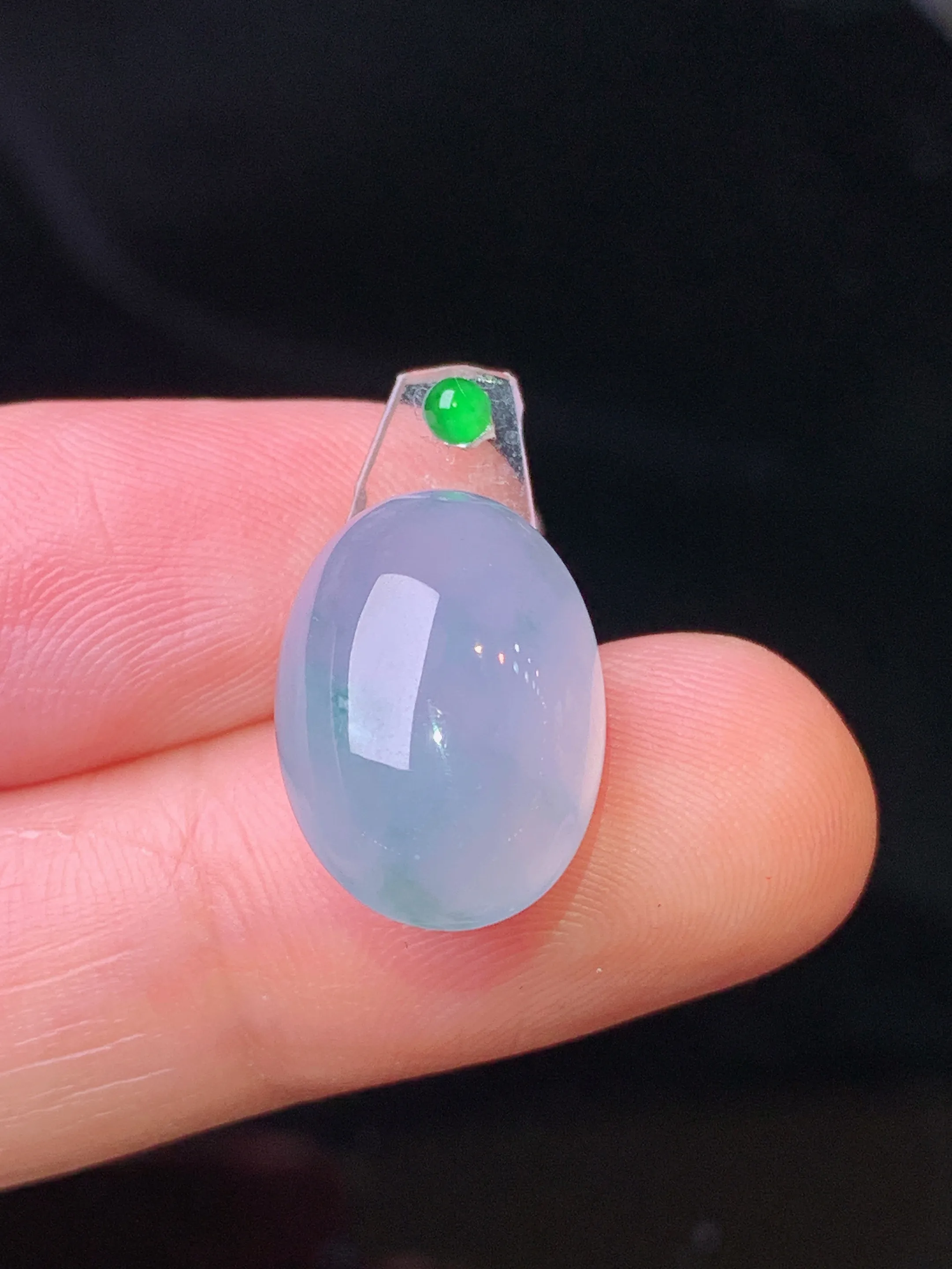 镶嵌款 紫罗兰蛋面吊坠 玉质细腻 色泽艳丽清新 整体尺寸16.3*11.5*6.8