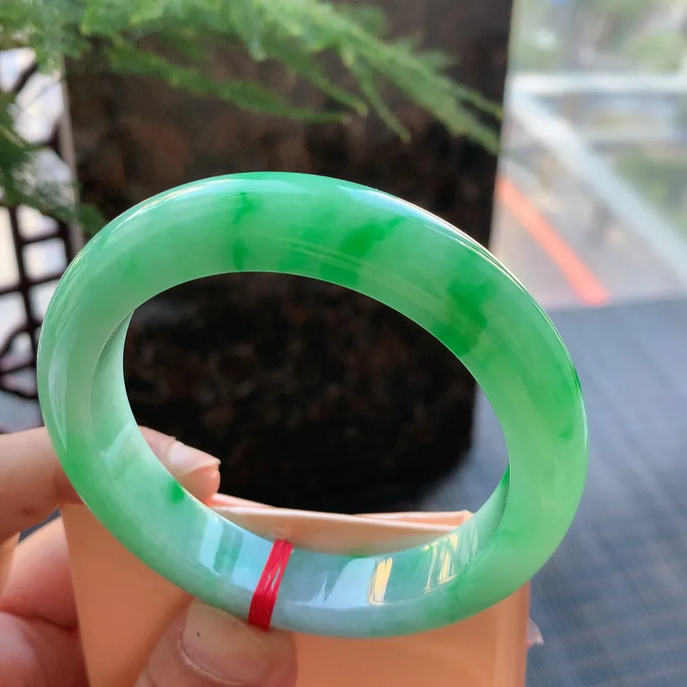 正圈冰糯阳绿 无瑕 尺寸:56.4/12.3/9.5 色好