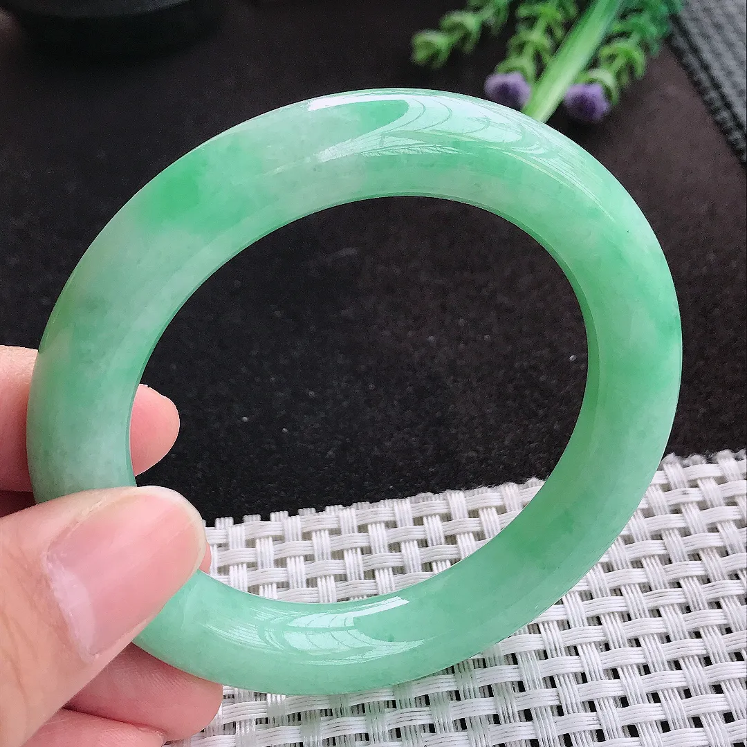 天然A货翡翠55.5/11.1/10.8老坑精美满绿圆条手镯玉手镯