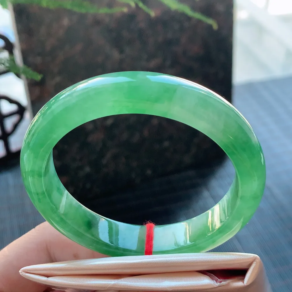 正圈高冰辣绿 无瑕 尺寸:57.1/12.8/8.2 种色兼备🥰🥰