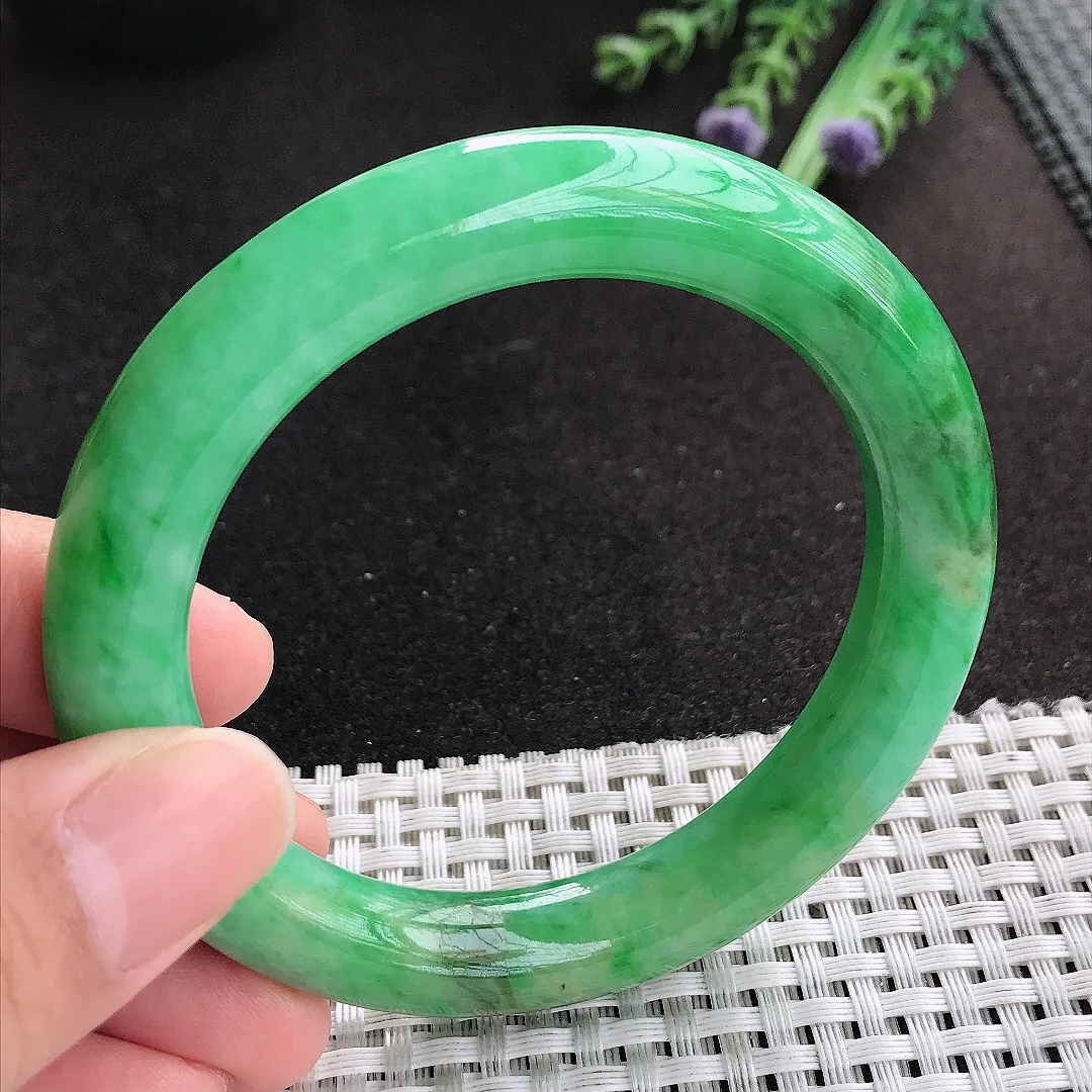 天然A货翡翠56/10.2/10.6老坑精美温润辣阳绿圆条手镯玉手镯