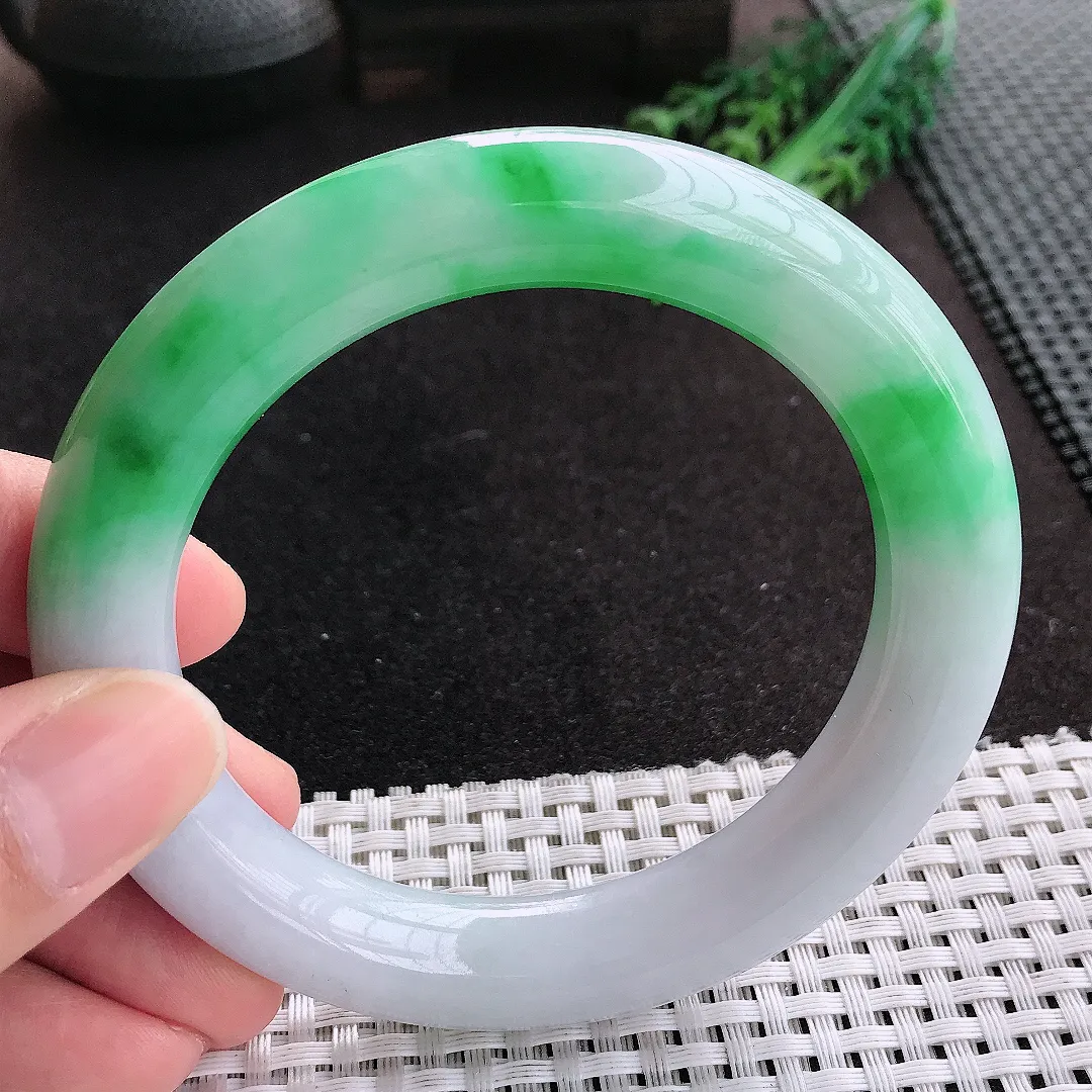 天然A货翡翠61/12.2老坑精美温润大圈口飘阳绿圆条手镯玉手镯