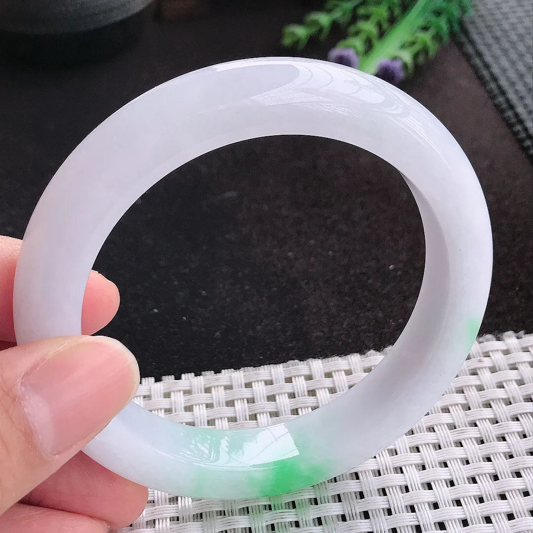 天然A货翡翠59/11.9/9.5老坑秀气冰润白底青飘绿手镯宽边玉手镯