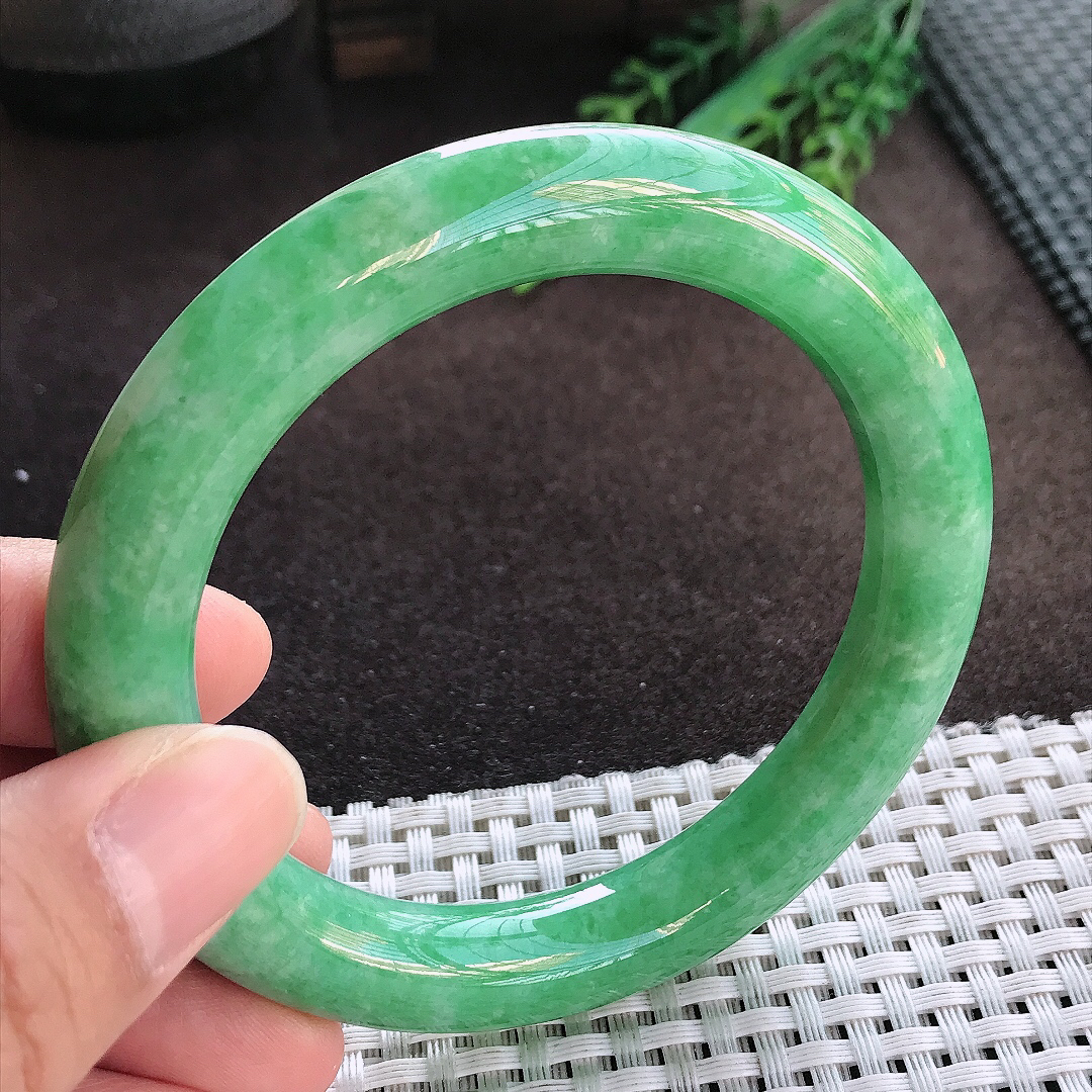 天然A货翡翠58.8/10.6/10.8老坑精美满绿阳绿圆条手镯玉手镯
