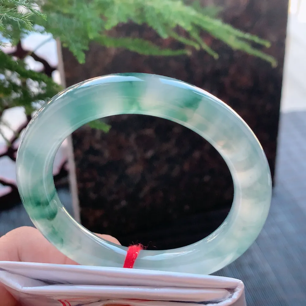 圆条冰玻飘花 无瑕 尺寸:52.7/10.1 花美 种水好