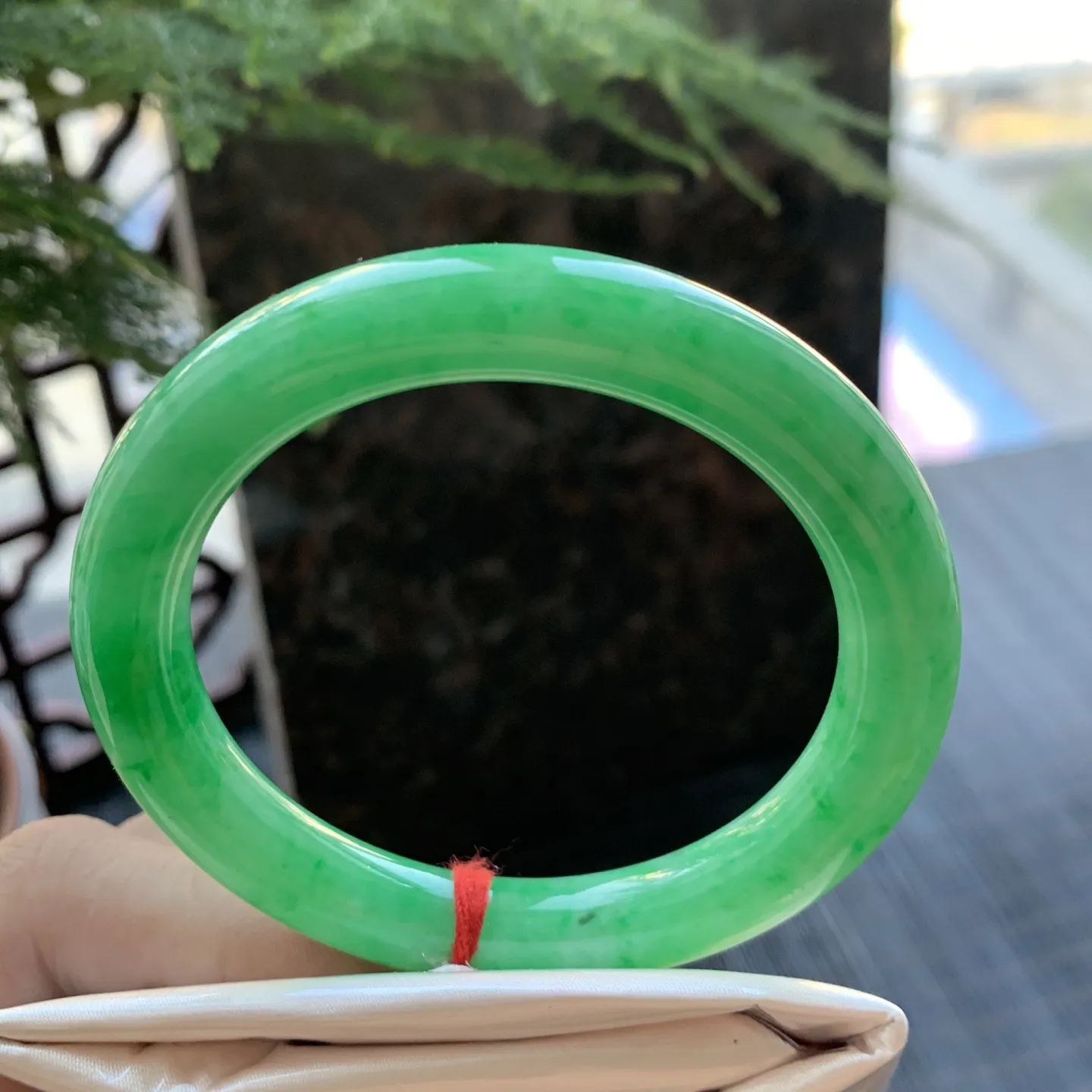 圆条满绿 微细纹 尺寸:52.1/9.2/8.8 满色