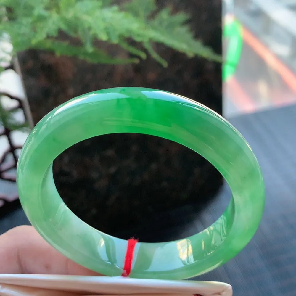 正圈冰翠绿 无瑕 尺寸:55.1/13.1/8.7 种色兼备