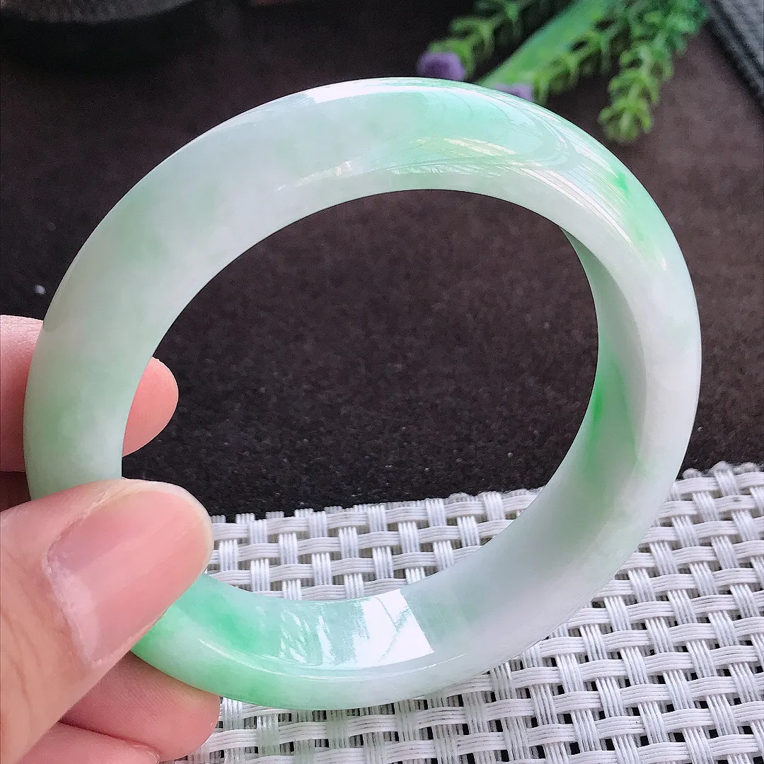 天然A货翡翠57.2/14.9/9老坑精美飘阳绿手镯宽边玉手镯