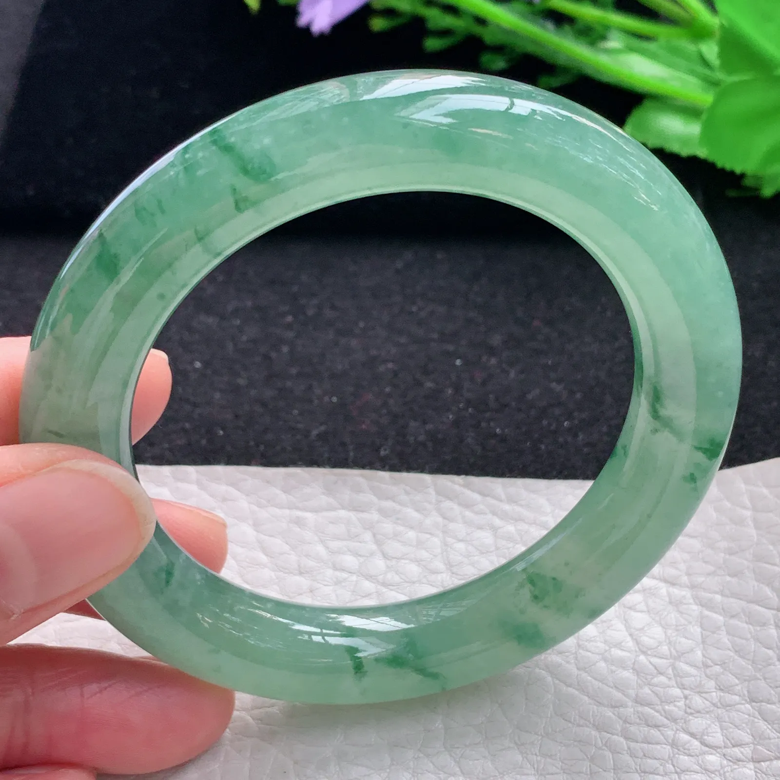 xo收藏级55*11.2美人镯 缅甸翡翠a货玉手镯冰绿飘花圆条玉手环