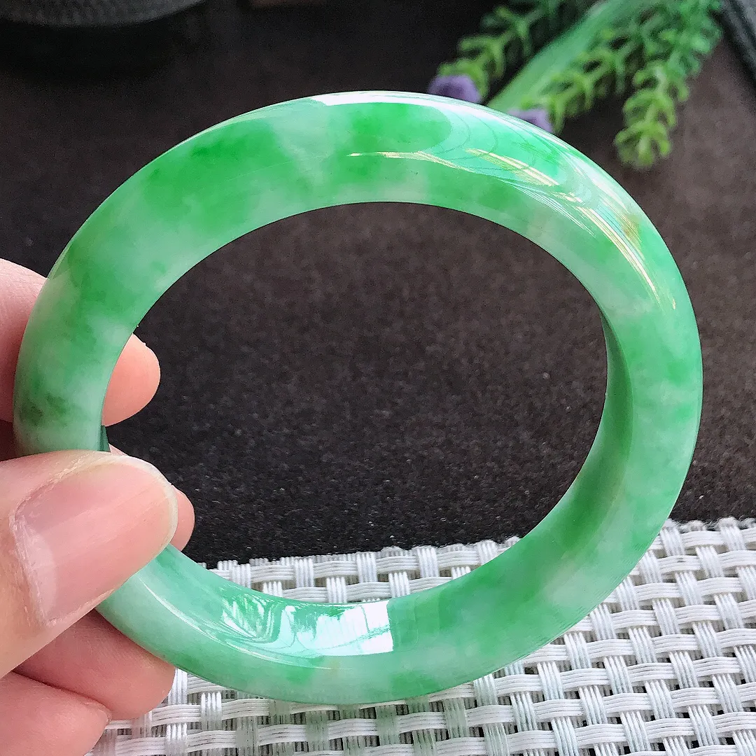 天然A货翡翠56.3/12.1/9.2老坑精美满绿阳绿手镯宽边玉手镯