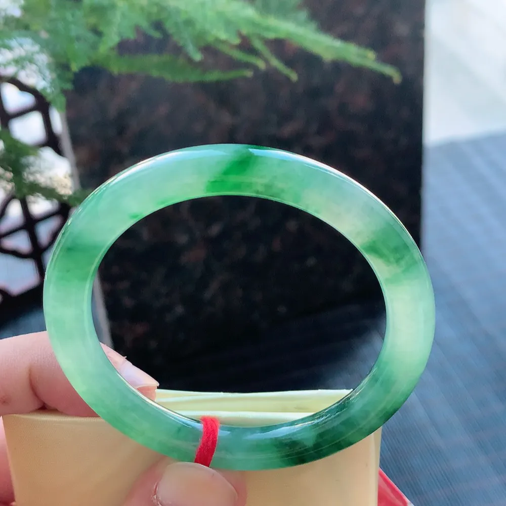 圆条冰辣绿 微细纹 尺寸:51.7/8.1 种色兼备