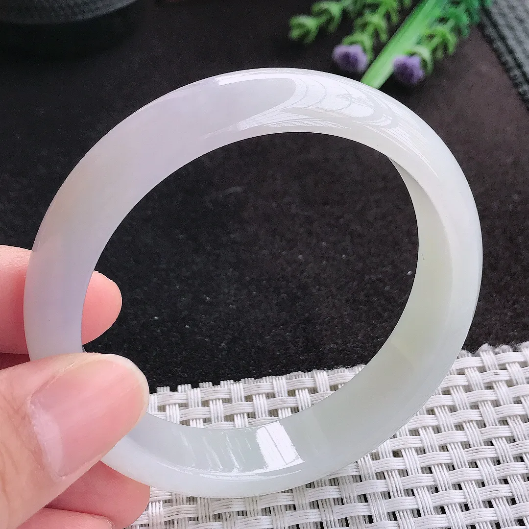 天然A货翡翠58.5/14.3/7.6老坑冰纯起胶月光白手镯宽边玉手镯