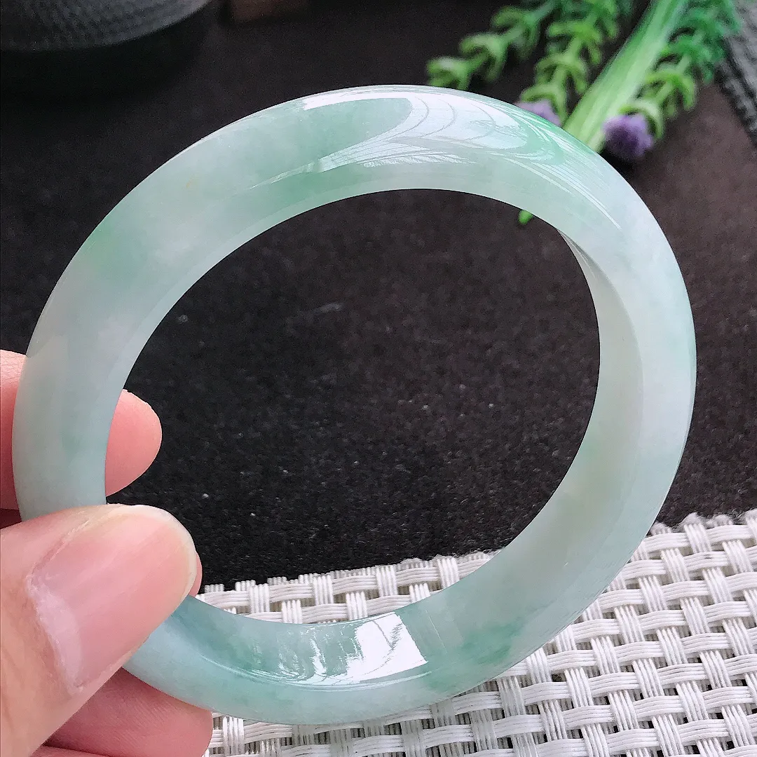 天然A货翡翠58/12.8/8.5老坑冰胶水灵飘绿手镯宽边玉手镯