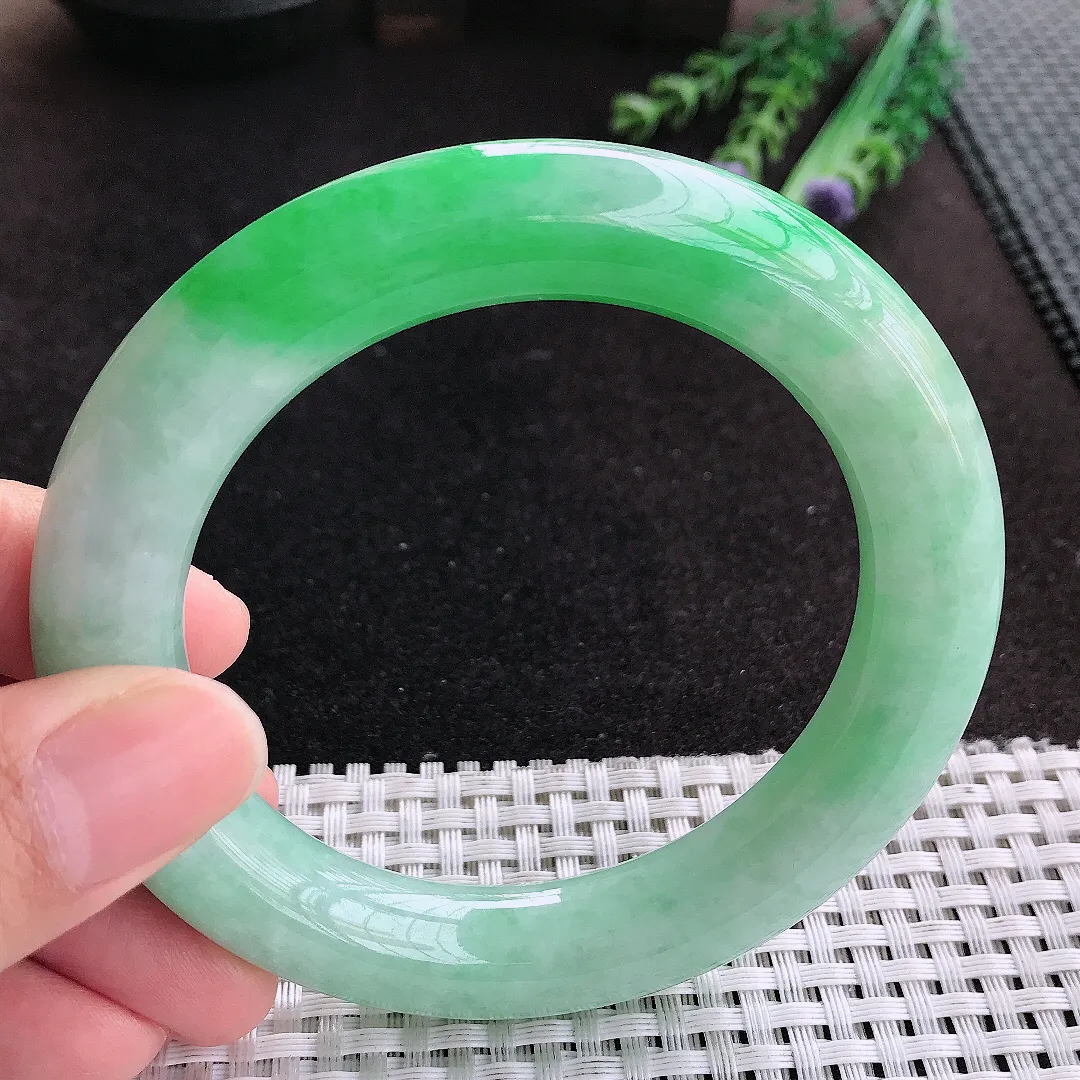 天然A货翡翠59/12/12.2老坑精美温润飘阳绿胖圆条手镯玉手镯