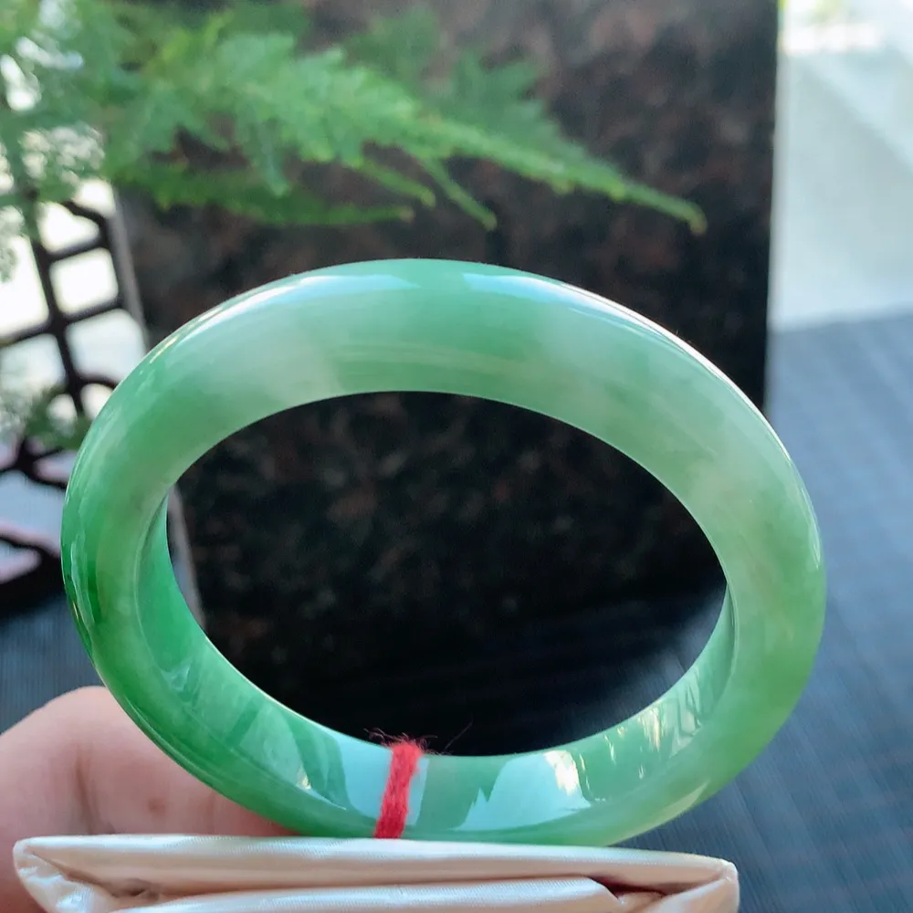 正圈冰糯翠绿 无瑕 尺寸:58.1/11.5/8.7 色好