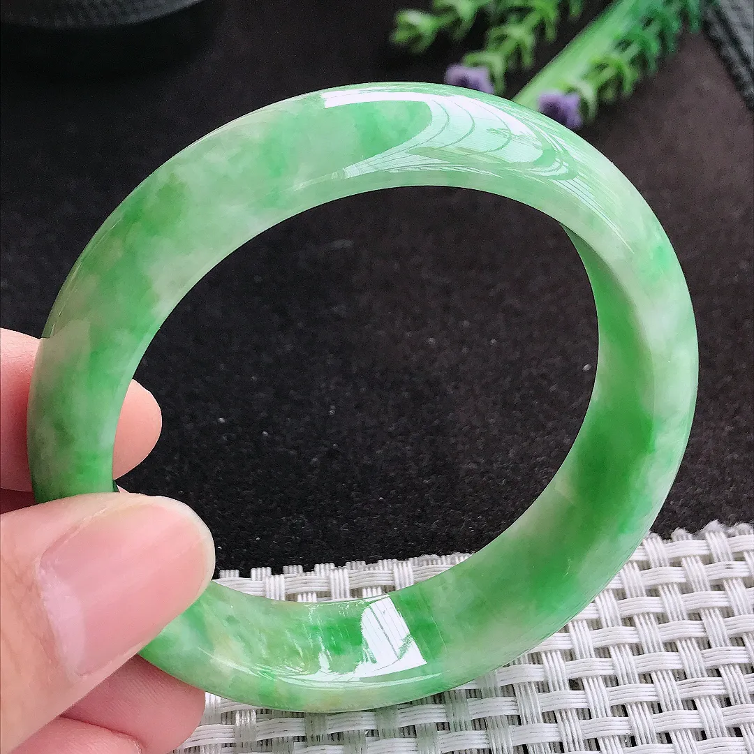 天然A货翡翠57/15.9/7.9老坑精美辣阳绿黄加绿手镯宽边玉手镯