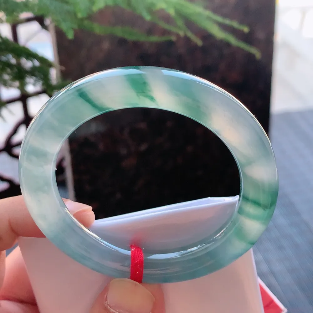 圆条冰玻飘花 无瑕 尺寸:52.7/10.1 花美 种水好