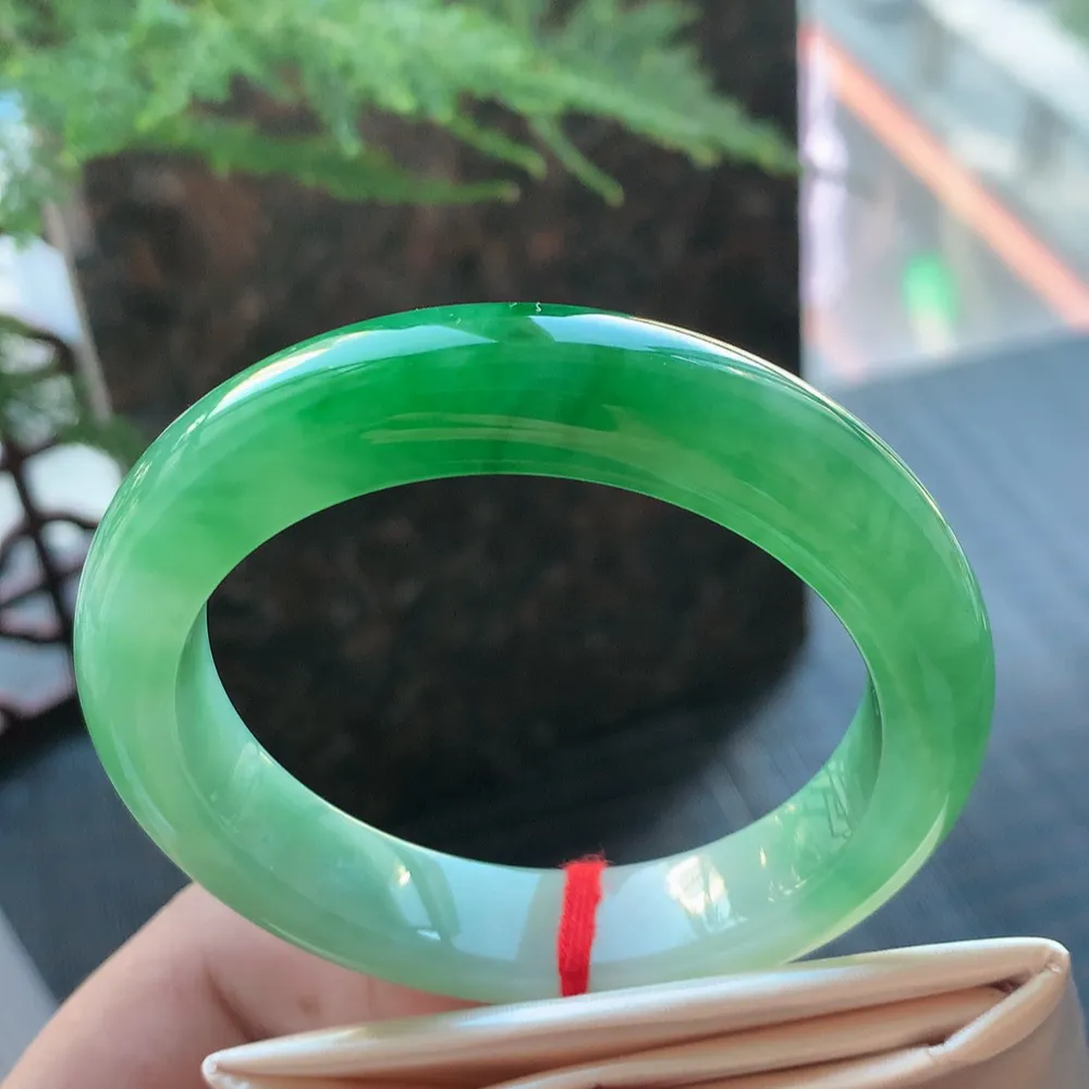 正圈冰辣绿 无瑕 尺寸:53.7/12.2/9 种色兼备