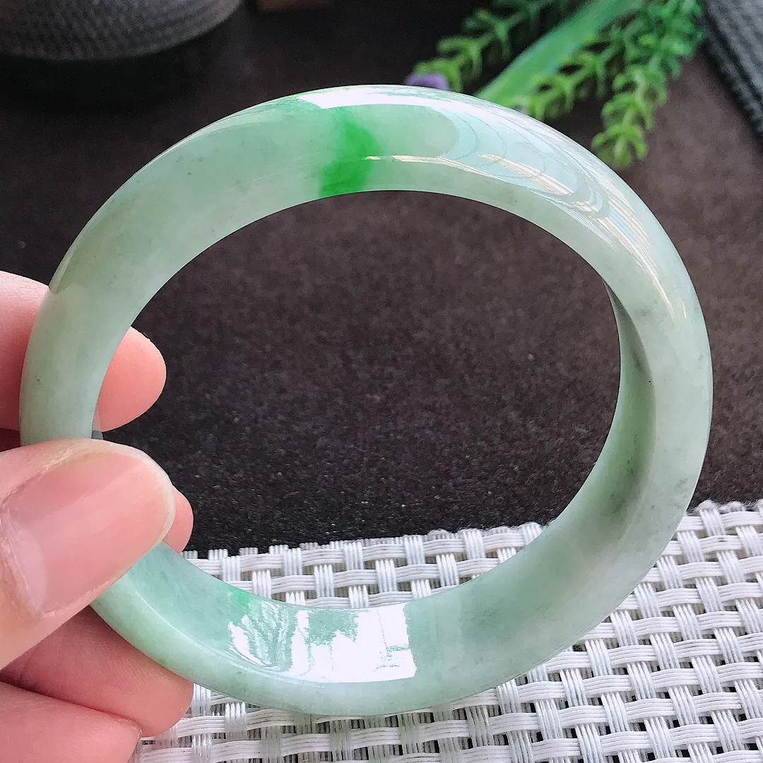 天然A货翡翠59.5/15/7.9老坑精美温润飘阳绿轮胎手镯宽边玉手镯