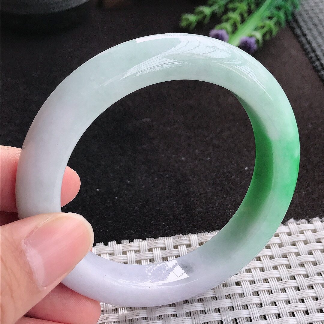 天然A货翡翠58/12.5/10.2老坑精美温润飘阳绿手镯宽边玉手镯