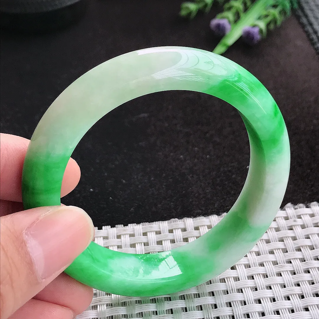 天然A货翡翠53.5/12.8/8.8老坑精美辣阳绿手镯宽边玉手镯