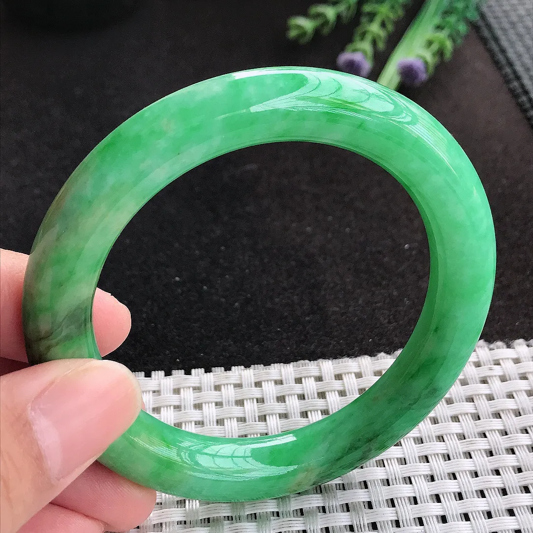 天然A货翡翠56/10.2/10.6老坑精美温润辣阳绿圆条手镯玉手镯