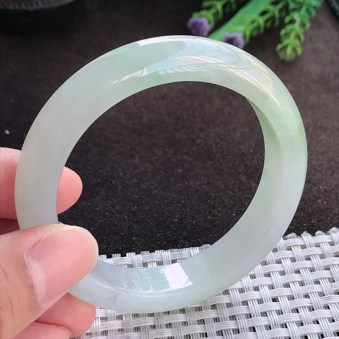 天然A货翡翠55/12.3/8.3老坑冰胶水灵手镯宽边玉手镯