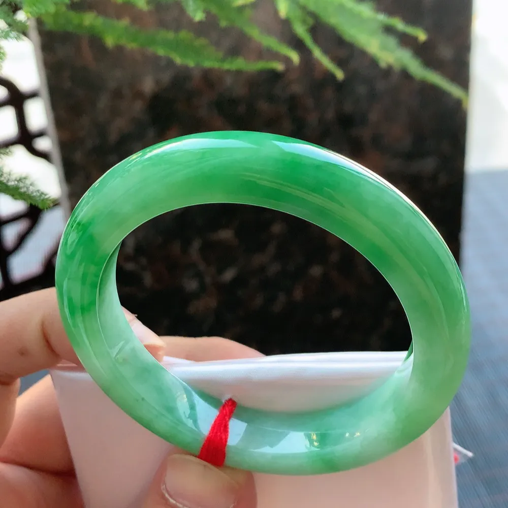 正圈一大节翠绿 无瑕 尺寸:54.2/11.1/9.1 色好