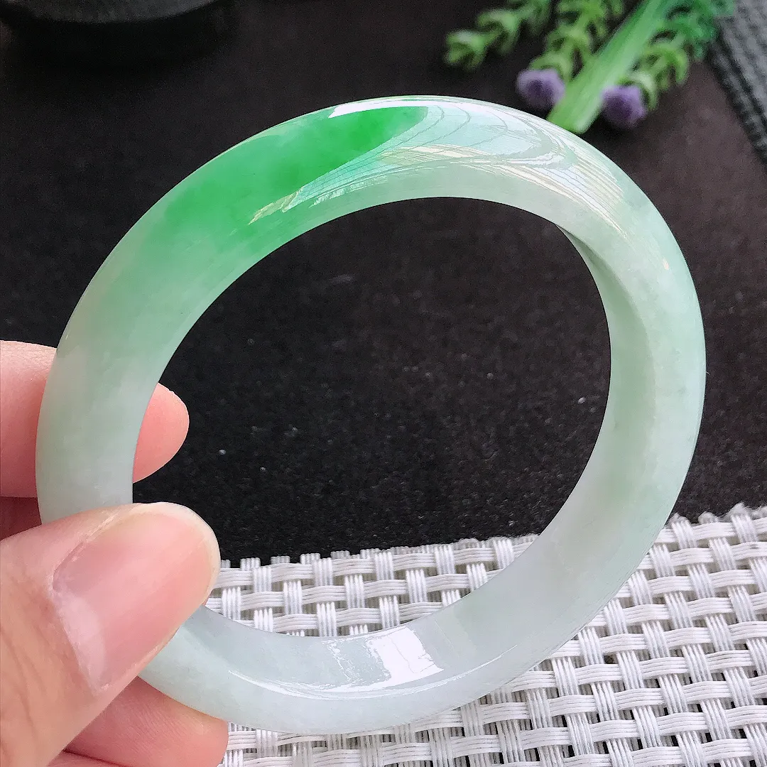 天然A货翡翠58.5/12.2/8.7老坑冰润起胶飘阳绿手镯宽边玉手镯