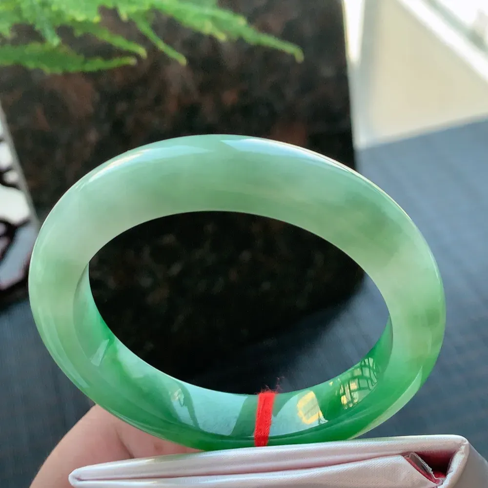 正圈一大节翠绿 无瑕 尺寸:55.5/11.6/9.6 色好