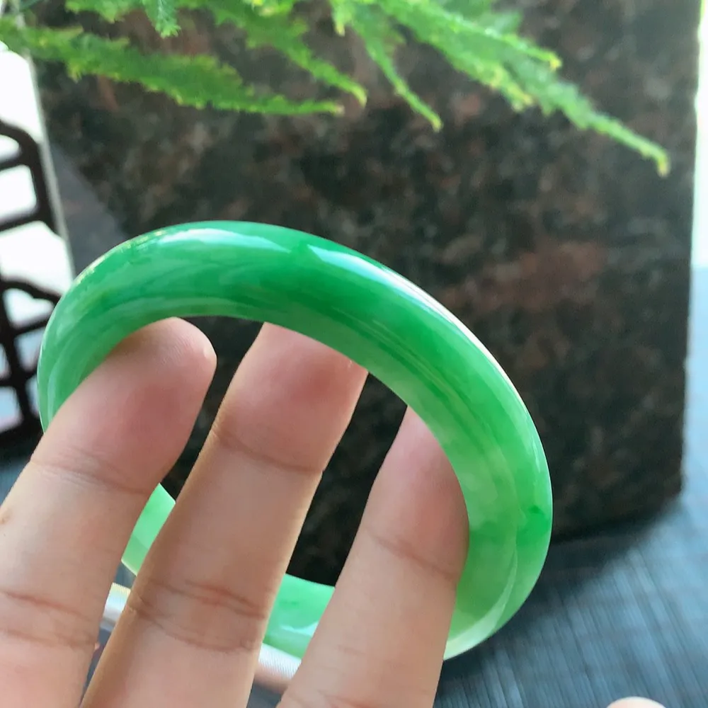 正圈一大节翠绿 无瑕 尺寸:54.2/11.1/9.1 色好