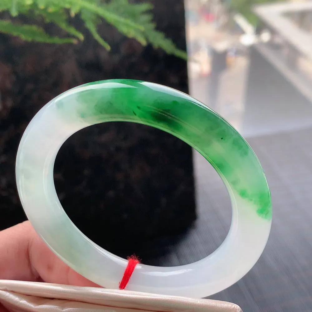 圆条高冰阳绿 无瑕 尺寸:53.4/9.8/10.3 种色兼备🥰🥰