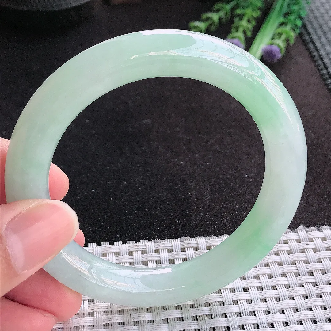 天然A货翡翠57/10.8/10.5老坑冰润起胶冰晴绿圆条手镯玉手镯