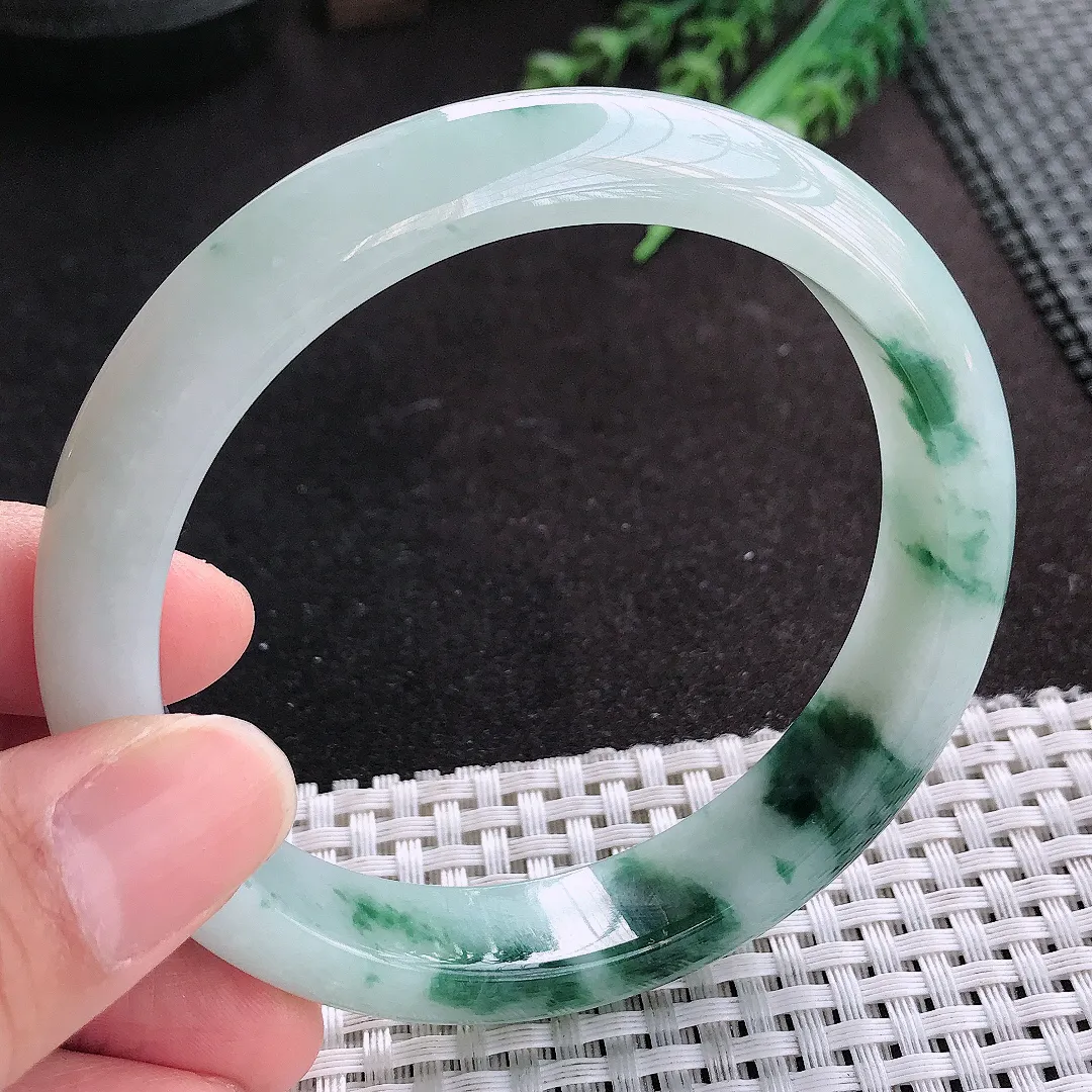天然A货翡翠63/13.1/8.5老坑精美冰润飘花手镯大圈口宽边玉手镯